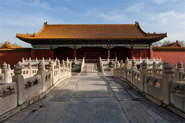 The Ceramics Gallery - The Hall of Martial Valor (Wuying dian)