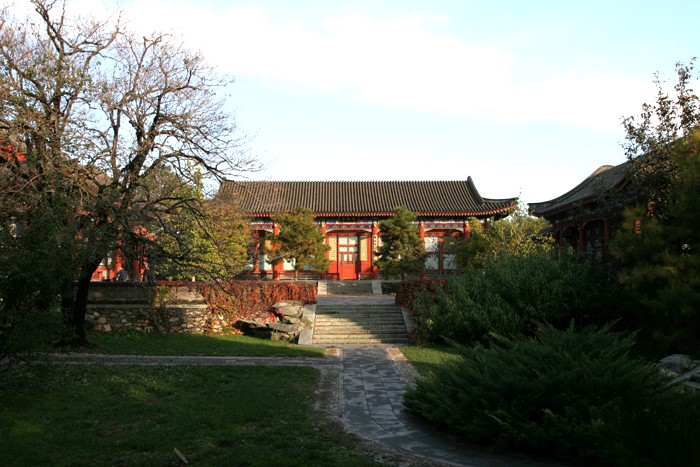 Kunming Lake Area Hall of Good Sight (Changguan Tang)