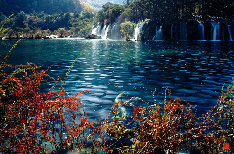 Jiuzhaigou National Park (pic2) Called Dzitsa Degu in Tibetan, Jiuzhai Valley or Jiuzhaigou National Park(pic2)